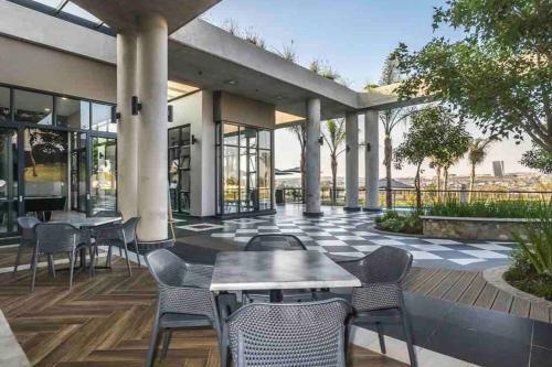 Exclusive 3-bedroom Apartment In Waterfall.