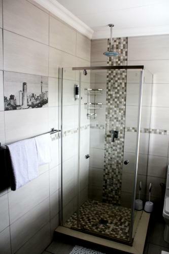 Hostal Midrand Bed And Breakfast
