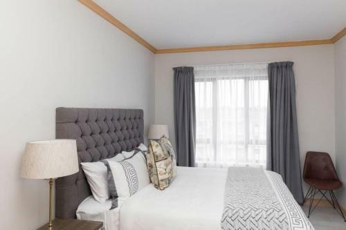 Apartamento Alimama Spaces: The Manson's Phoenix Haven