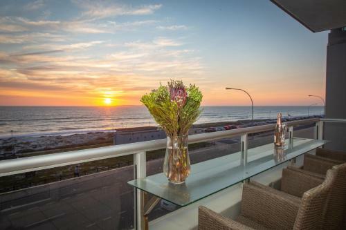 Breathtaking Views 2 Bedroom Apartment B306 Sea Spray, Blouberg
