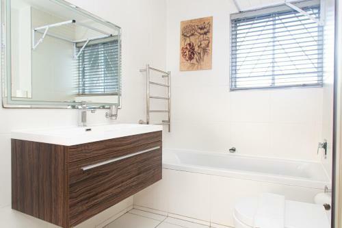 Breathtaking Views 2 Bedroom Apartment B306 Sea Spray, Blouberg