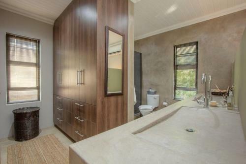 Tranquil Luxury Bush Escape - Hear The Lions Roar!