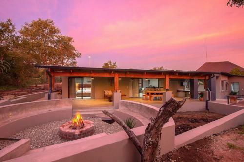 Tranquil Luxury Bush Escape - Hear The Lions Roar!