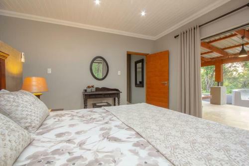 Tranquil Luxury Bush Escape - Hear The Lions Roar!