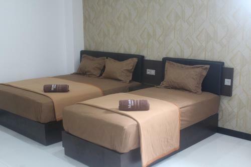 Hostal Mandastana Guest House And Kost