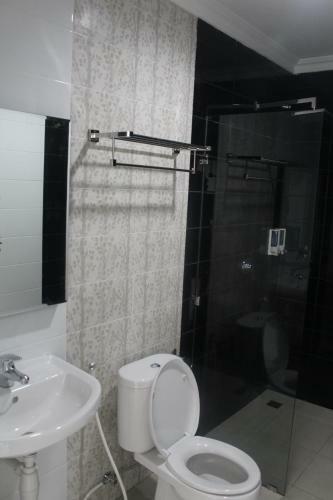 Hostal Mandastana Guest House And Kost