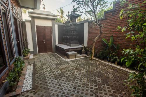 Hostal The Backyard House