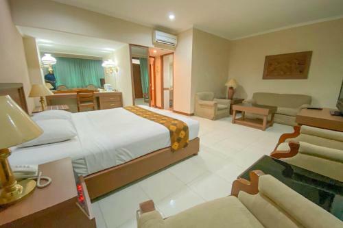 Riyadi Palace Hotel Surakarta Redpartner