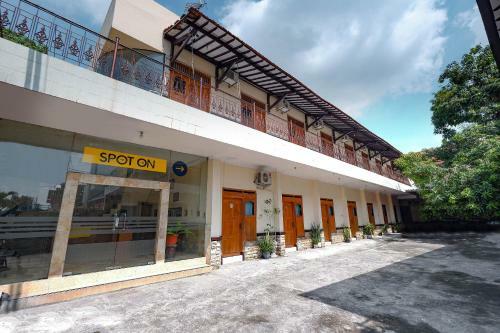 Spot On 2011 Hotel Mekar Sari