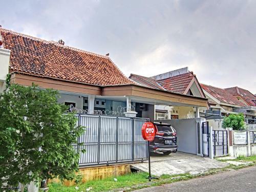 Hotel Oyo 90353 Dewi Guesthouse