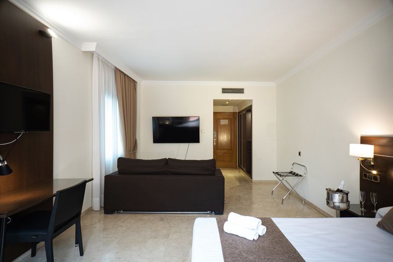Hotel Mainake