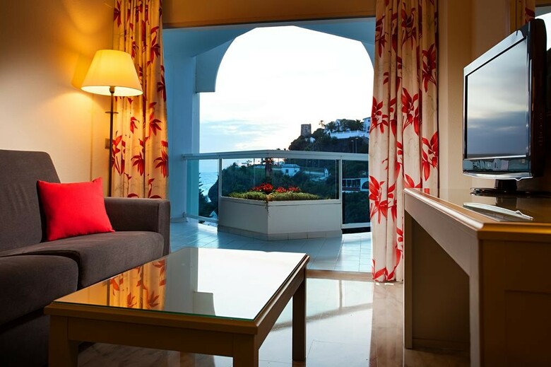 Aparthotel Ona Marinas De Nerja Spa Resort
