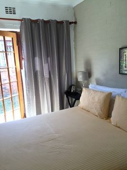 Hostal One One Guest House