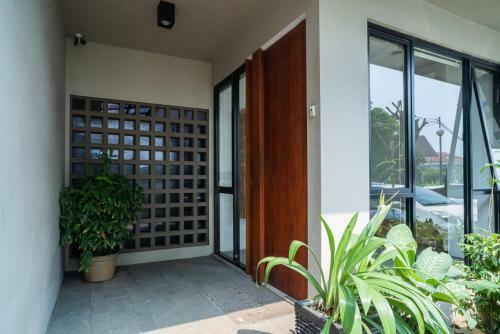 Hostal Three J Residence 2