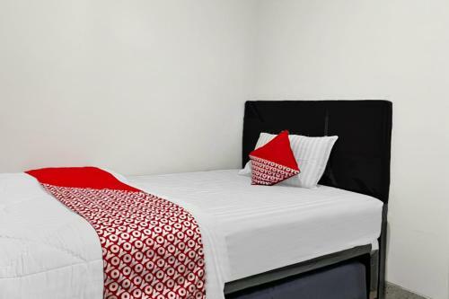 Hotel Oyo 90708 Kbr Home