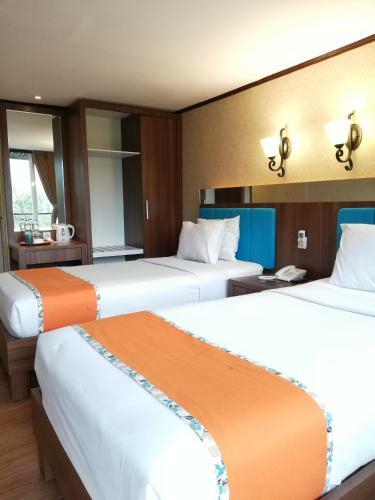 Royal Caravan Trawas Hotel