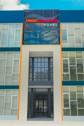 Front One King Hotel Tuban