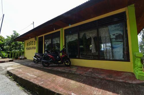 Hostal Penginapan Rodeo