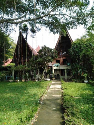 Hostal Bagus Bay Homestay