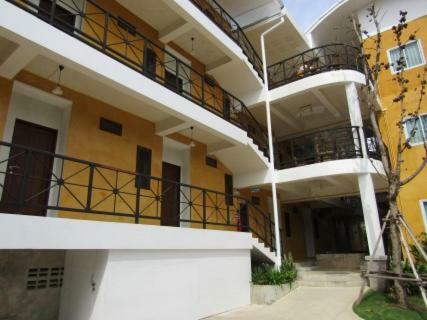 Hotel ??????????????? (resort At Lampang)