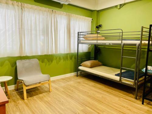 Hostal Grasshopper Bed And Cafe