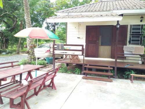 Hostal Wasuthan Garden House