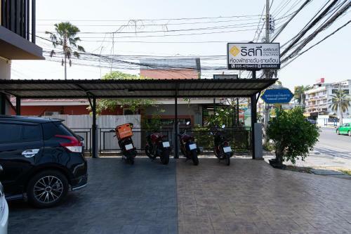 Aparthotel Riski Residence Bangbuathong