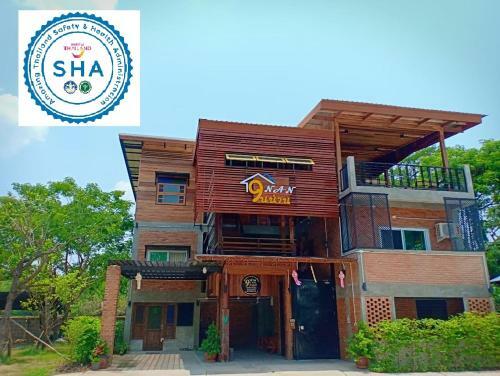 Hostal Baan 9'nan Guest Home In Nan City.