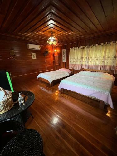 Settee Homestay