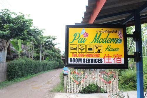 Hostal Pai Modern House