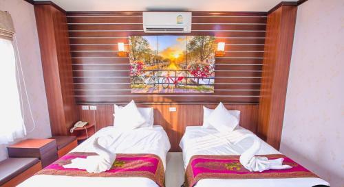 Bander Hotel