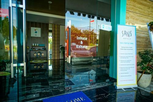 Sans Hotel Box Mansion Surabaya