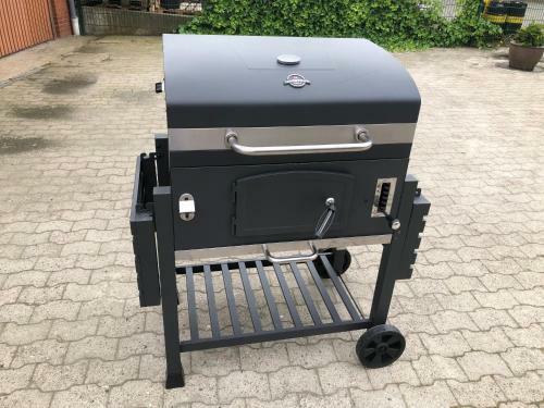 Gro�z�giges Reetdachhaus An Der Nordsee