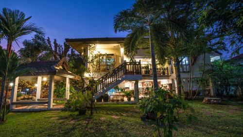 Hostal Phuttal Residence