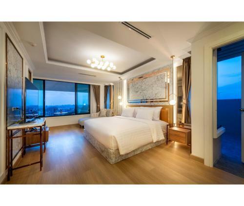 Nine River Hotel