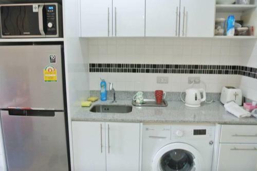Ad Condominium Bang Saray F2 R205