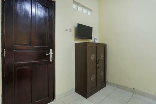 Hotel Oyo 90907 Handika Jaya Bs