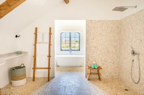 Spacious, Light, Cozy Designed Villa In Fantastic Location
