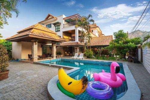 Angel Villa Pool Suite