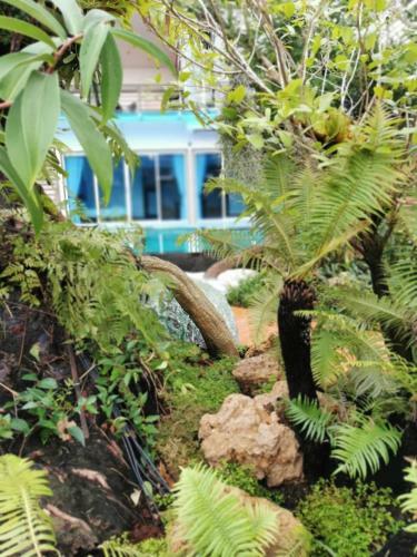 Hotel Uthaithani Resort