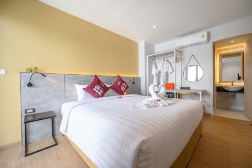 Tour De Phuket Hotel - Sha Plus