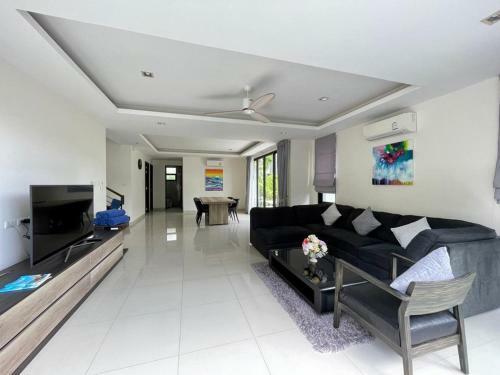 5 Bedroom Pool Villa Laguna Park