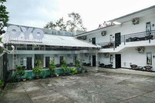 Hotel Oyo 409 Pondok Helomi