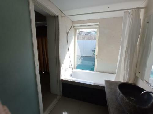 Nueve Springleaf Villa