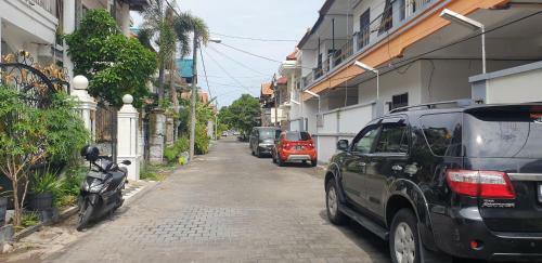 Hotel Oyo 90990 Surya Residence