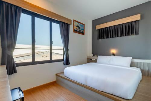Hotel The Blue C Donsak