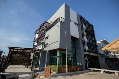 Hotel The Blue C Donsak