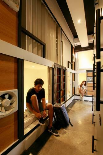 Hotel Sleepbox Hostel Suratthani