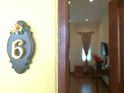 Hostal Baan Bussaba Hotel