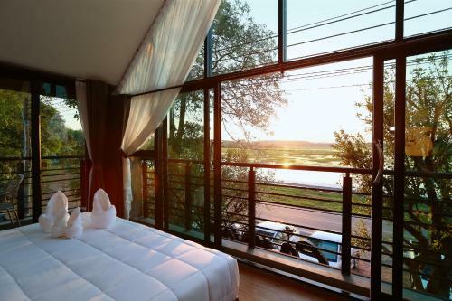 Canvas Family Home
